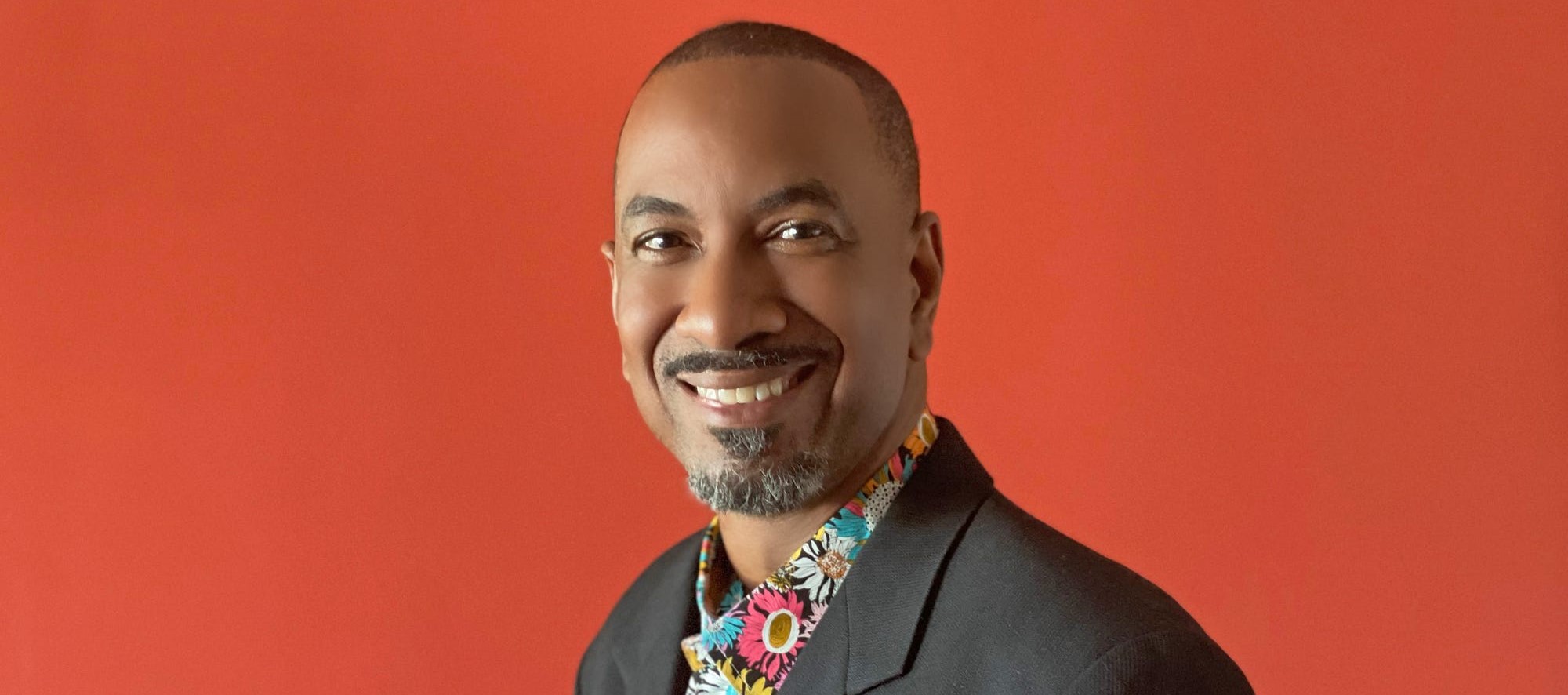Jamaicans.com Founder Xavier Murphy Hailed as Maverick of Business